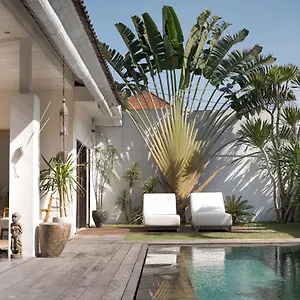 Tropical 3bdr Poolvilla In Heart Of Villa Seminyak (Bali)